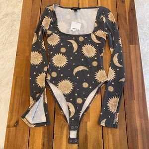 NWT! Forever 21 Bodysuit, Charcoal Celestial Moon Star Print, Sz S